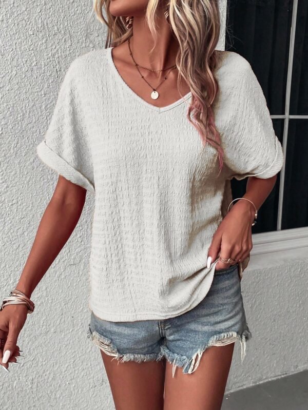 5b85ed854659103db21193f1cebd0ece-835e92c9-1704-402e-bf6a-a6f592fdf16a.jpg Solid Batwing Sleeve V Neck Blouse