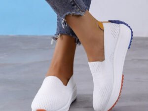 Women's slip-on casual shoes