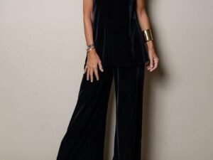 Black sleeveless velvet suit